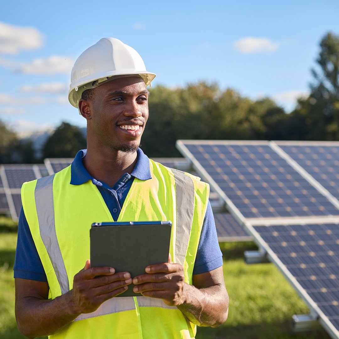 portrait-of-male-engineer-with-digital-tablet-insp